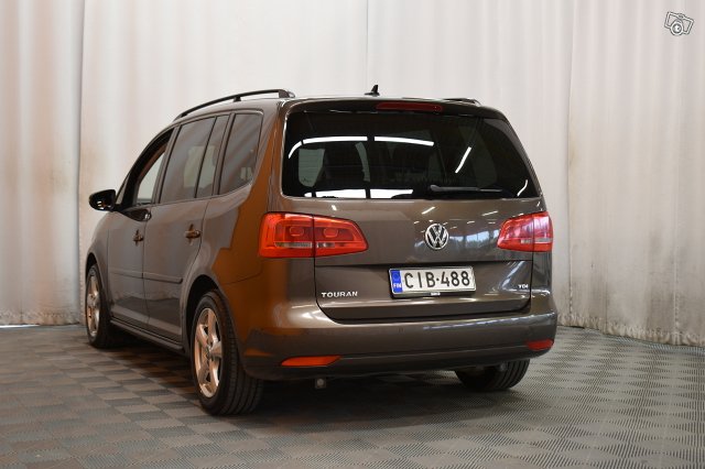 Volkswagen Touran 5