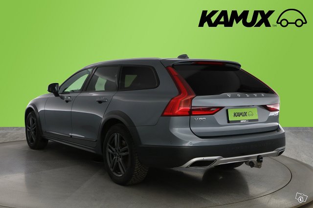 Volvo V90 Cross Country 5