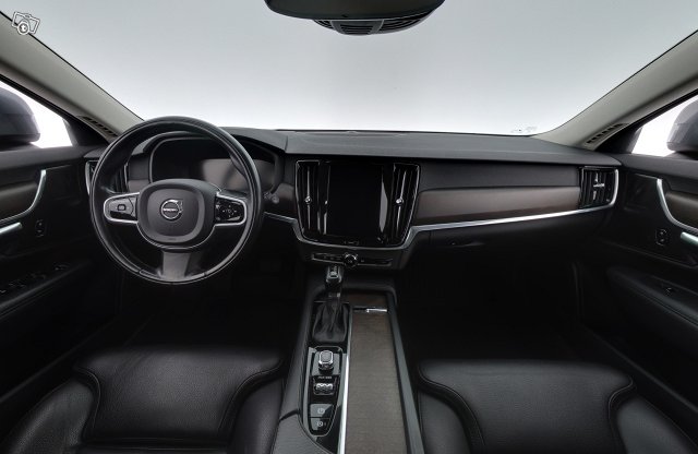 Volvo V90 Cross Country 9