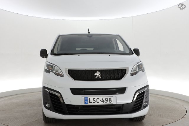 PEUGEOT E-Traveller 2