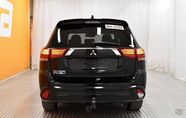 Mitsubishi Outlander PHEV 6