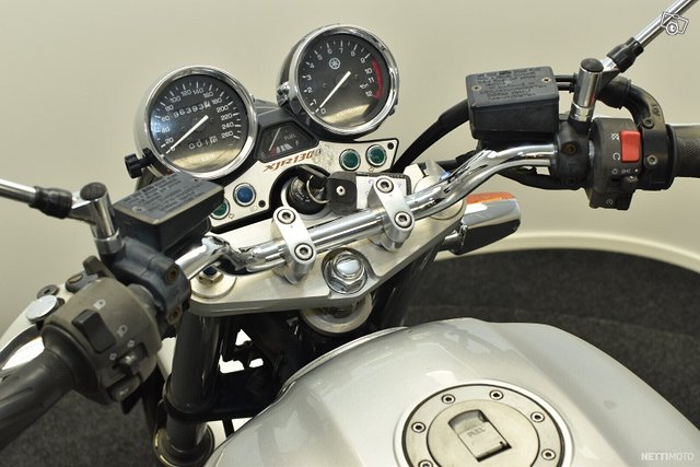 Yamaha XJR 10