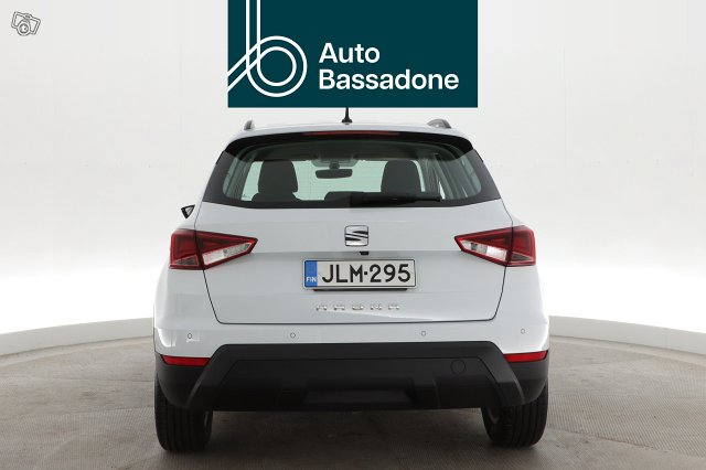 SEAT Arona 5