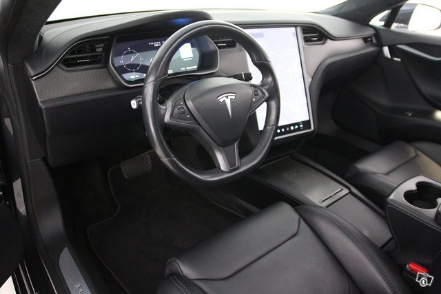 Tesla Model S 7