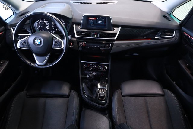 BMW 216 14