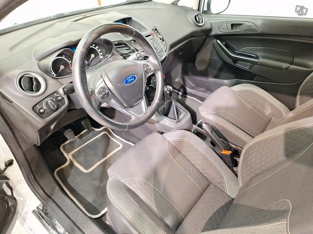 Ford Fiesta Van 7