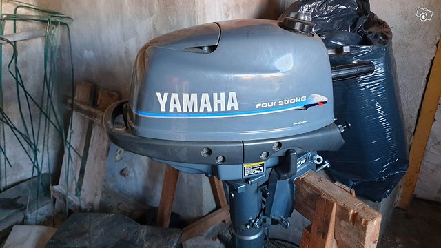 Yamahan nelitahti perämoottori, kuva 1