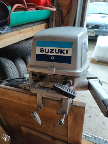 Suzuki DT8 2