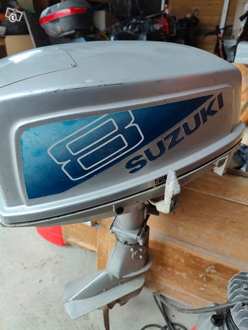 Suzuki DT8 3