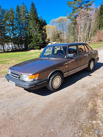 Saab 900