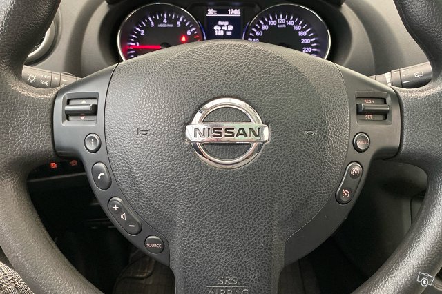 Nissan Qashqai+2 14
