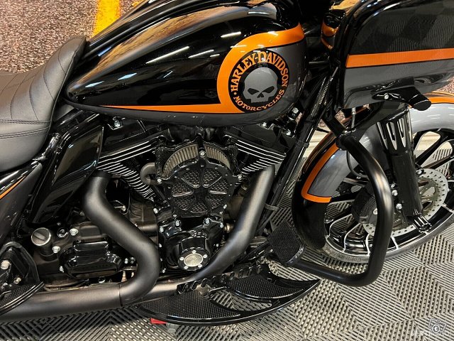 Harley-Davidson Touring 11