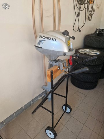 Honda 2.3 hp 4-tahti perämoottori, juuri huollettu, kuva 1