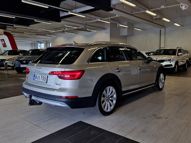 AUDI A4 Allroad Quattro 3