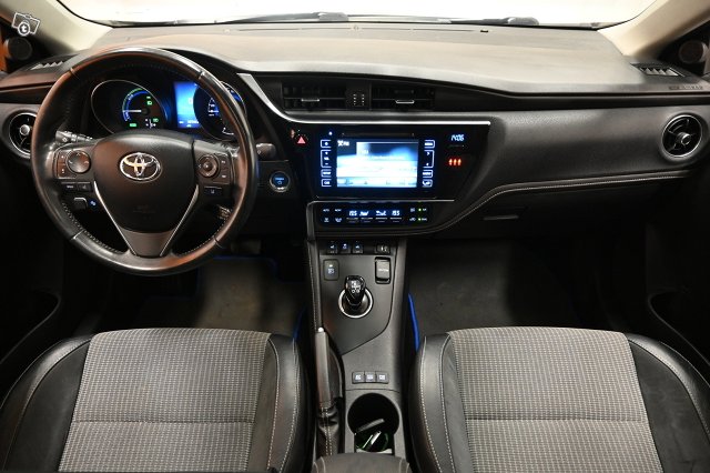 Toyota Auris 12