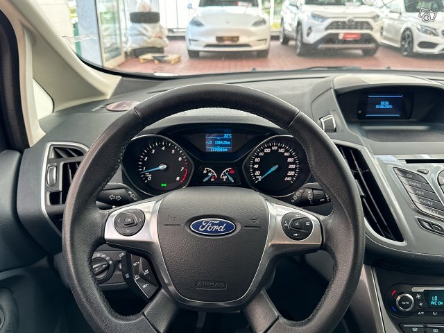 Ford C-Max 13