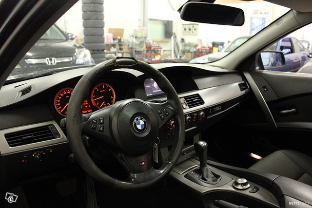 BMW 525 9