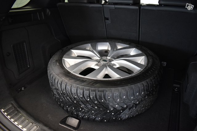 Land Rover Discovery Sport 25