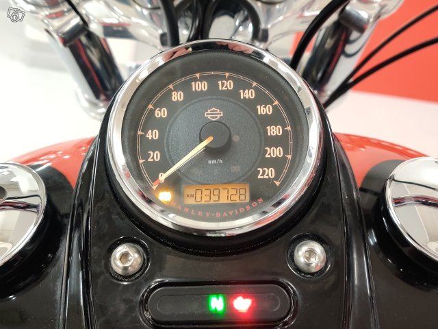 Harley-Davidson Dyna 17