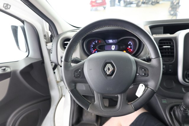 Renault Trafic 11