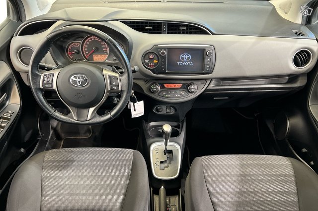 Toyota Yaris 12