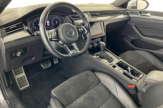 Volkswagen Arteon 9