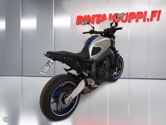 Yamaha MT-09 2