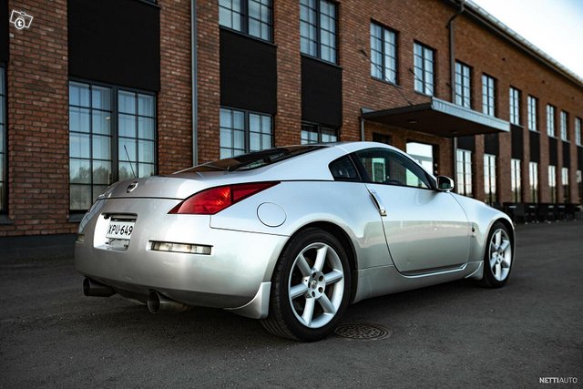 Nissan 350Z 10