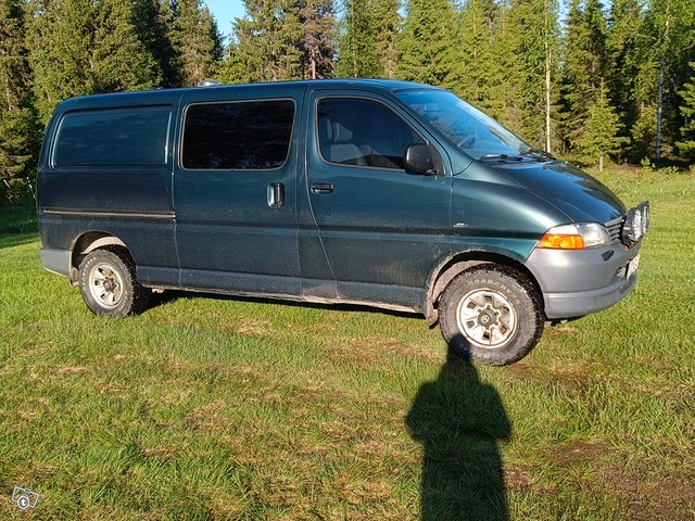 Toyota Hiace 2