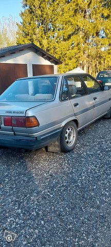 Toyota Carina 3