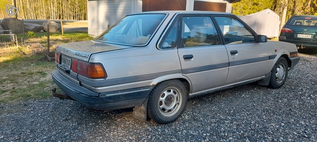 Toyota Carina 6