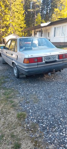 Toyota Carina 4