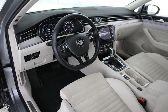 Volkswagen Passat 10