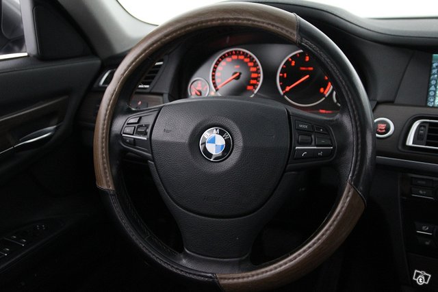 BMW 730 14
