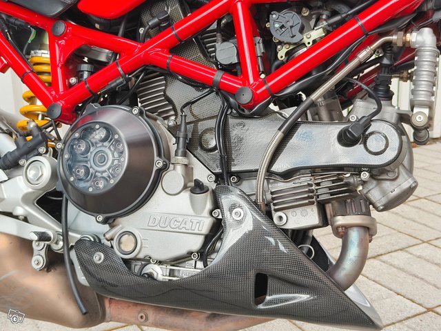 Ducati Monster S2R 1000 5