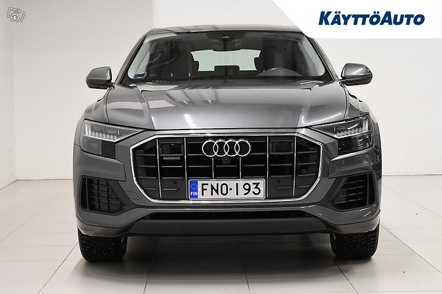 AUDI Q8 3