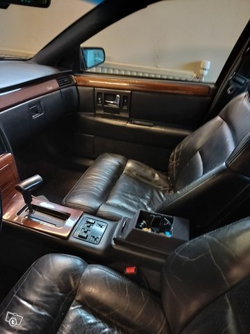 Cadillac Seville 4