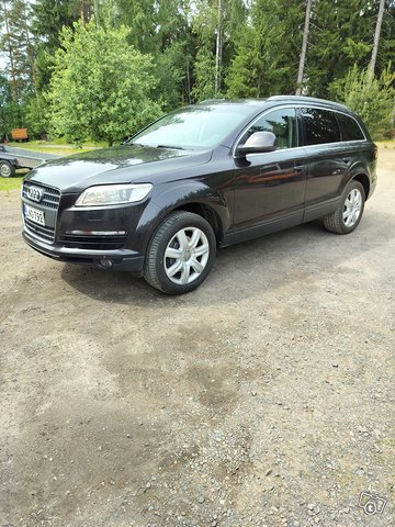 Audi Q7 1