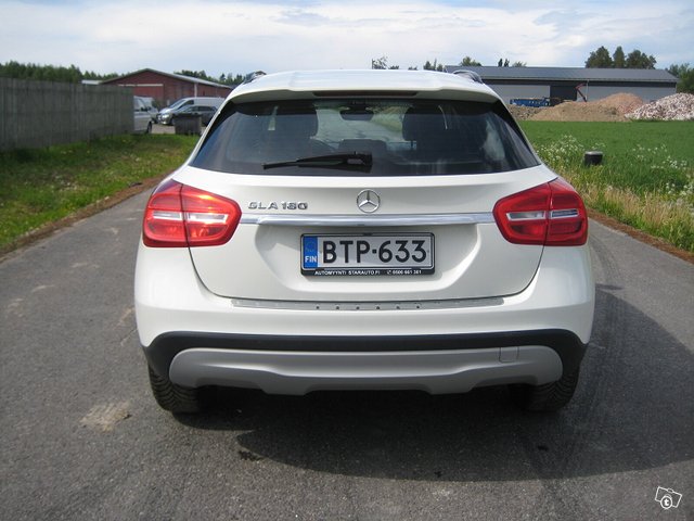 Mercedes-Benz GLA 5