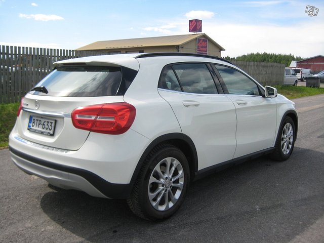 Mercedes-Benz GLA 6