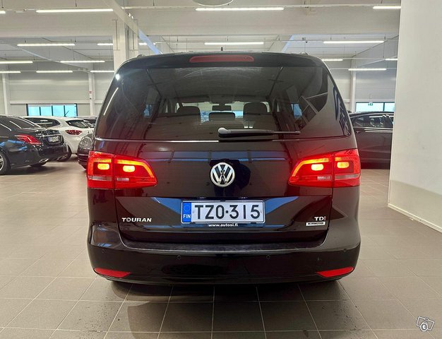 Volkswagen Touran 11