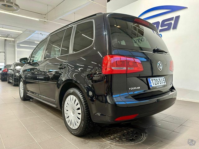 Volkswagen Touran 13