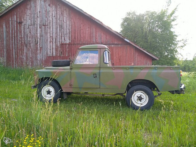 Land Rover Series 4