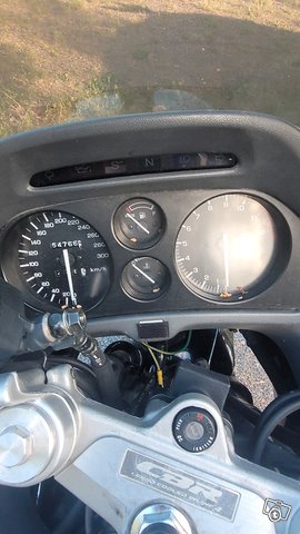 Honda CBR 1000F 3