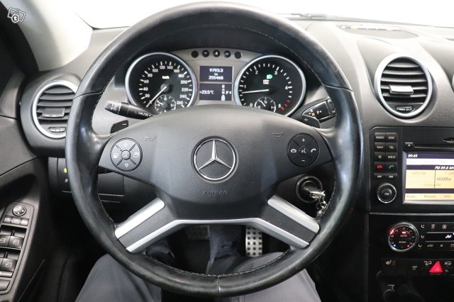 Mercedes-Benz ML 18