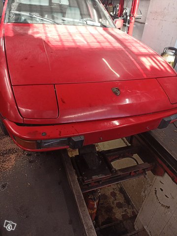 Porsche 924 6