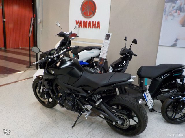 Yamaha MT-09 10