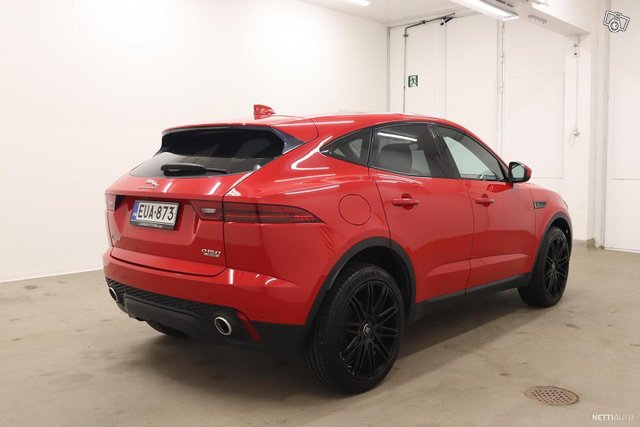 Jaguar E-Pace 6