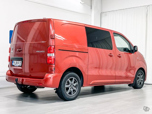 Toyota Proace 4