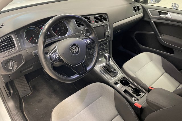 VOLKSWAGEN GOLF 6